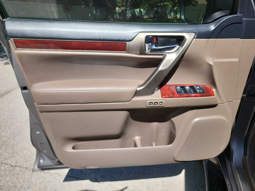 2013 Lexus GX Image 12