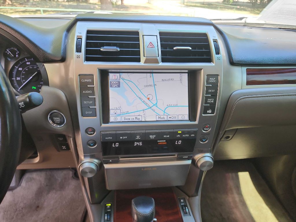 2013 Lexus GX Image 18