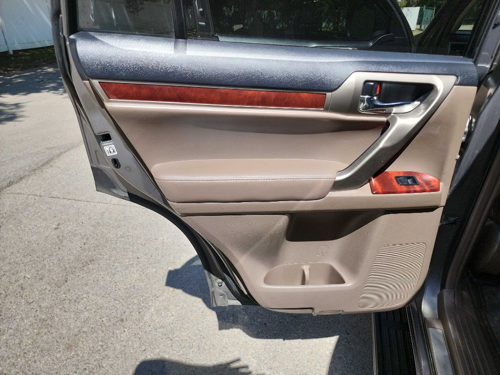 2013 Lexus GX Image 25