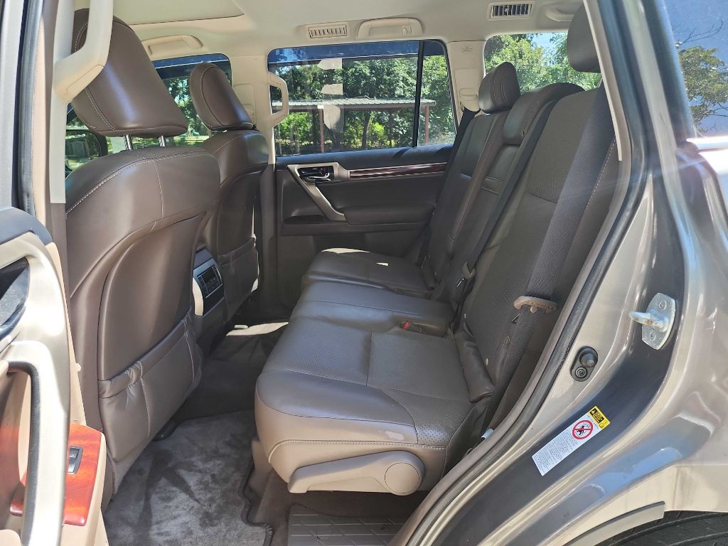 2013 Lexus GX Image 26