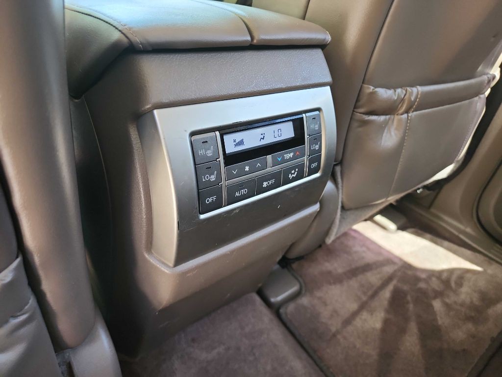 2013 Lexus GX Image 28