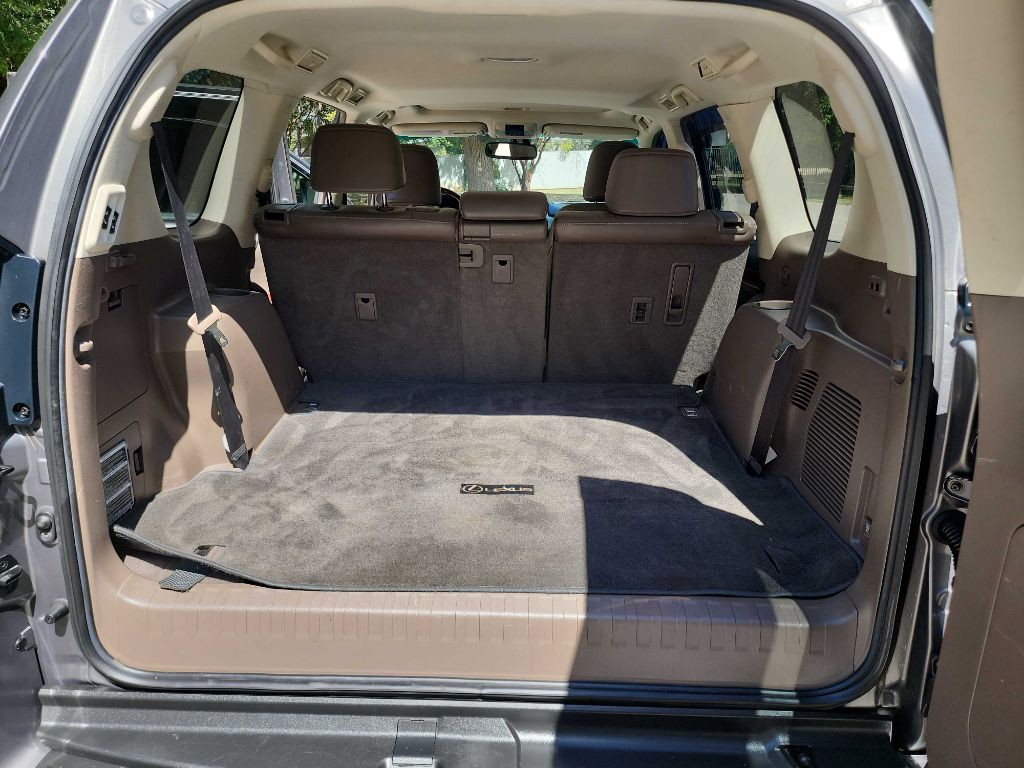 2013 Lexus GX Image 30