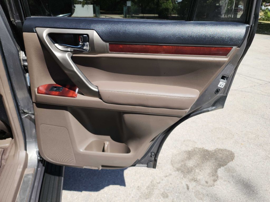 2013 Lexus GX Image 32