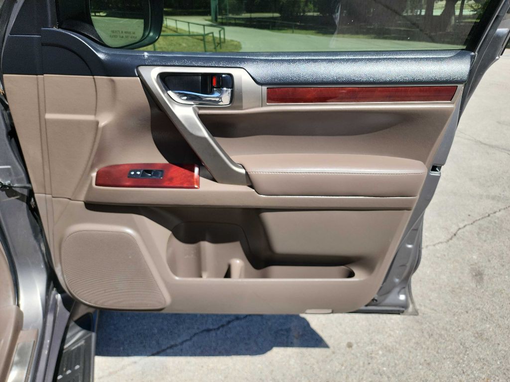 2013 Lexus GX Image 34