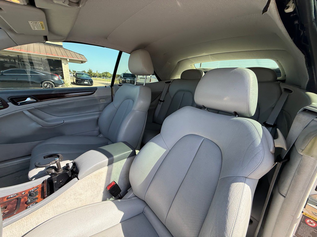 2003 Mercedes-Benz CLK-Class Image 13