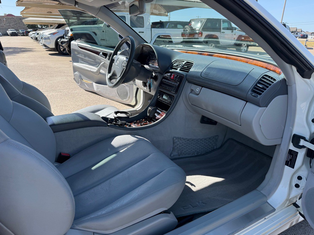 2003 Mercedes-Benz CLK-Class Image 14