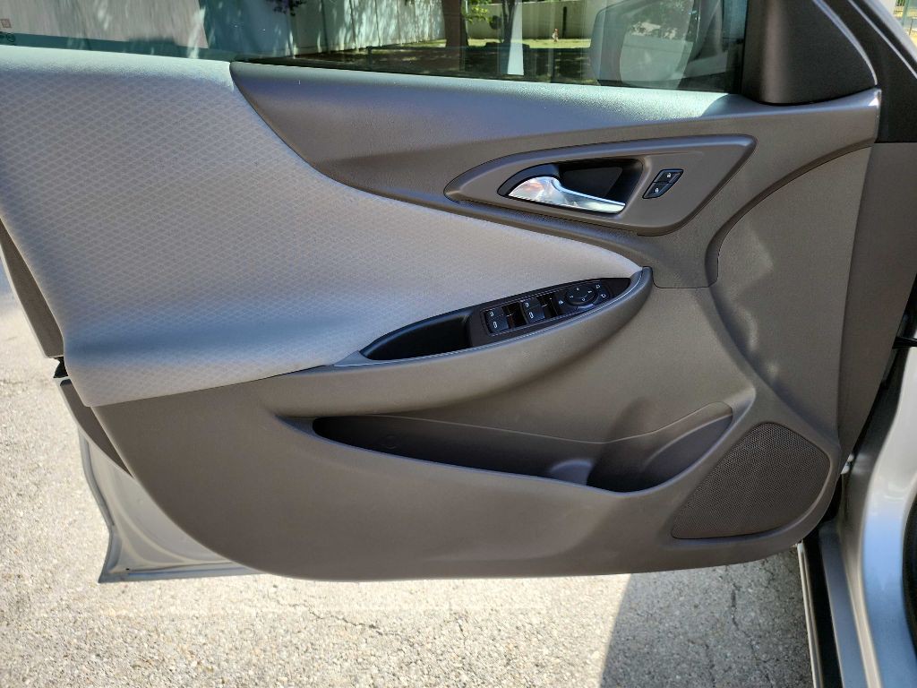 2022 Chevrolet Malibu Image 13