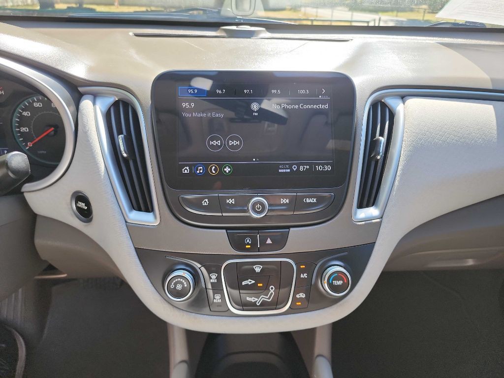 2022 Chevrolet Malibu Image 21