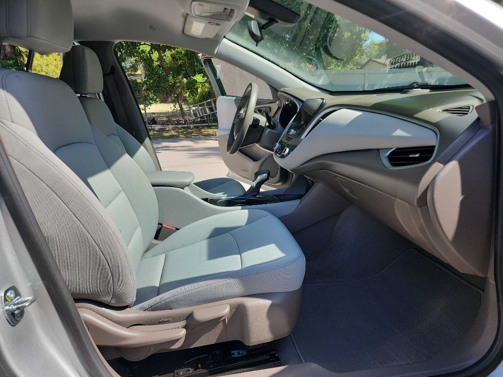 2022 Chevrolet Malibu Image 32