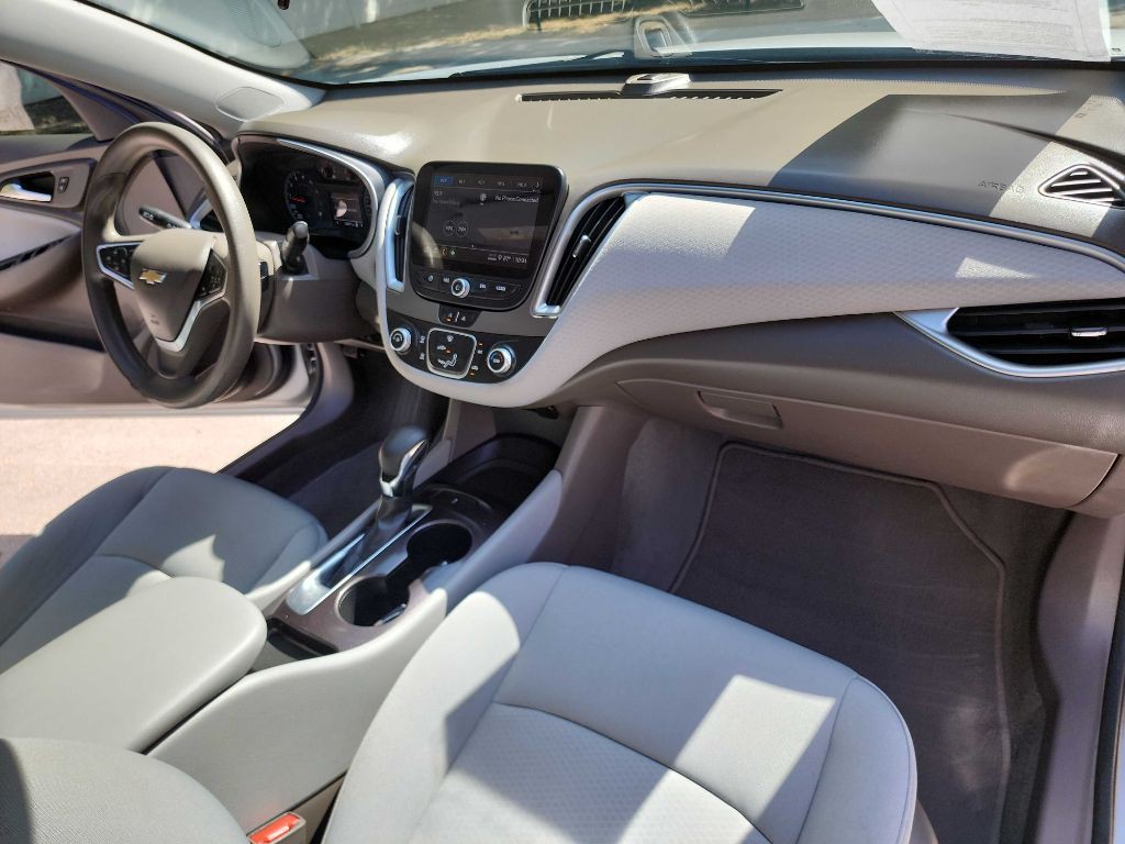 2022 Chevrolet Malibu Image 35