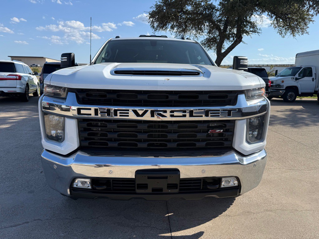 2021 Chevrolet Silverado 1500 Image 2