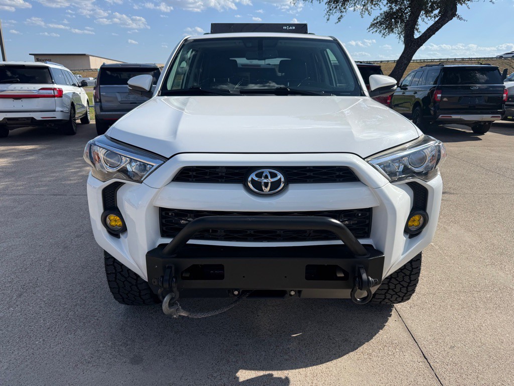 2019 Toyota 4Runner Image 2