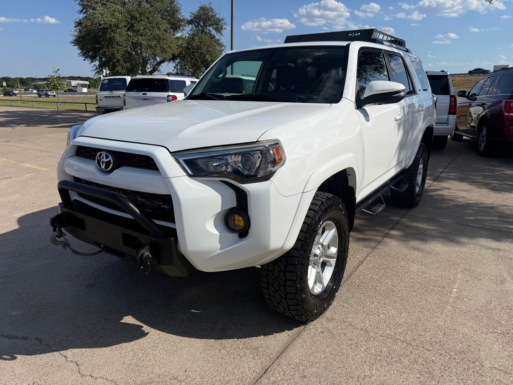 2019 Toyota 4Runner Image 3