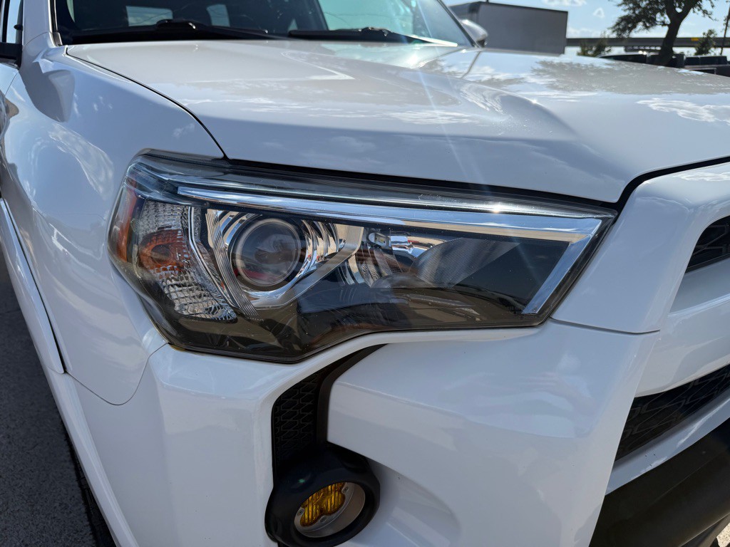 2019 Toyota 4Runner Image 11
