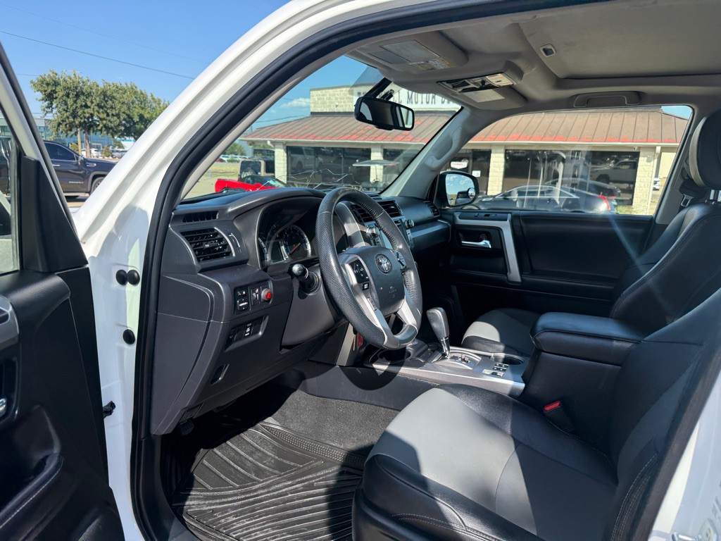 2019 Toyota 4Runner Image 16