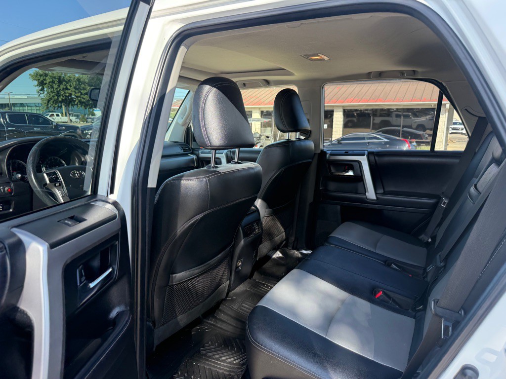 2019 Toyota 4Runner Image 17