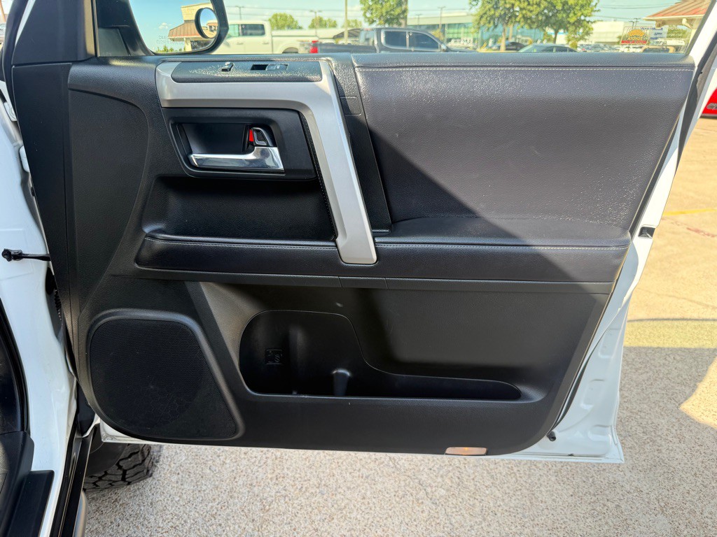 2019 Toyota 4Runner Image 27