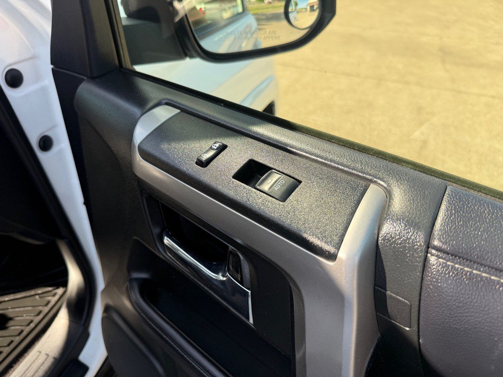 2019 Toyota 4Runner Image 28