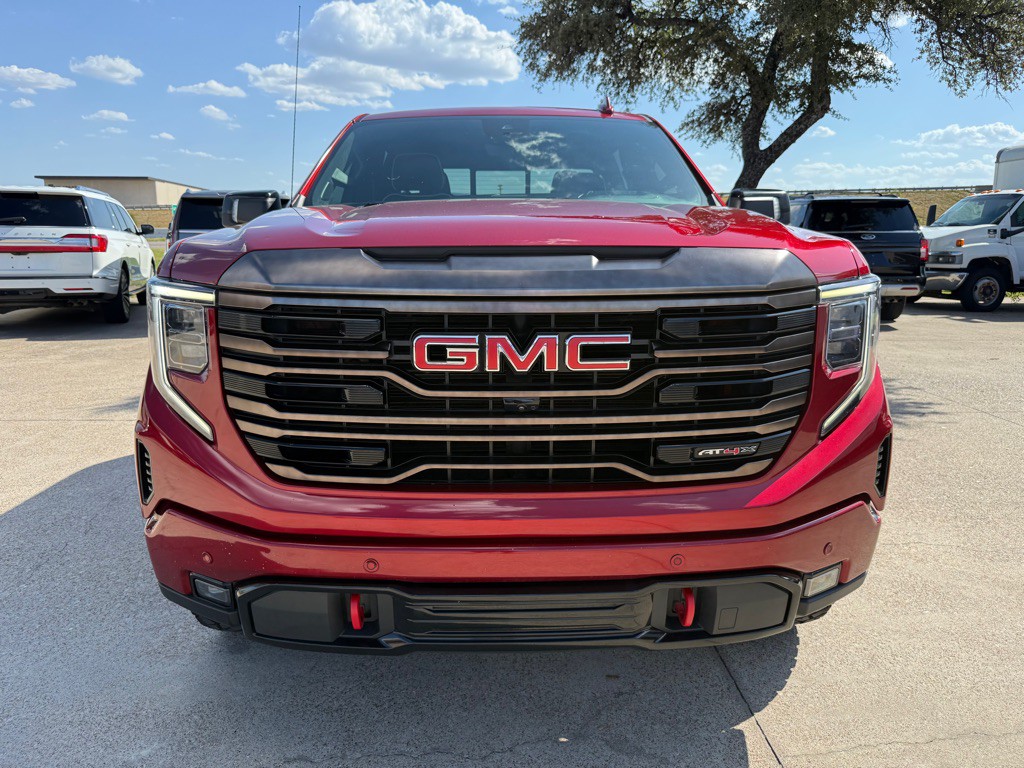 2022 GMC Sierra Image 2