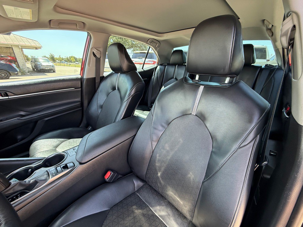 2022 Toyota Camry Image 18