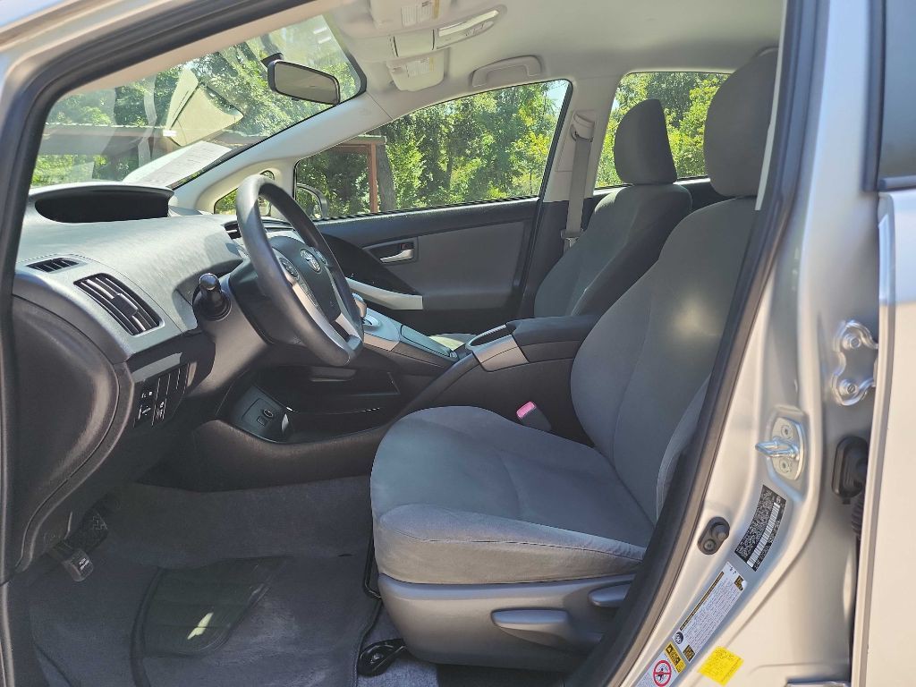 2012 Toyota Prius Image 12