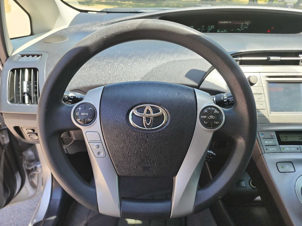 2012 Toyota Prius Image 13