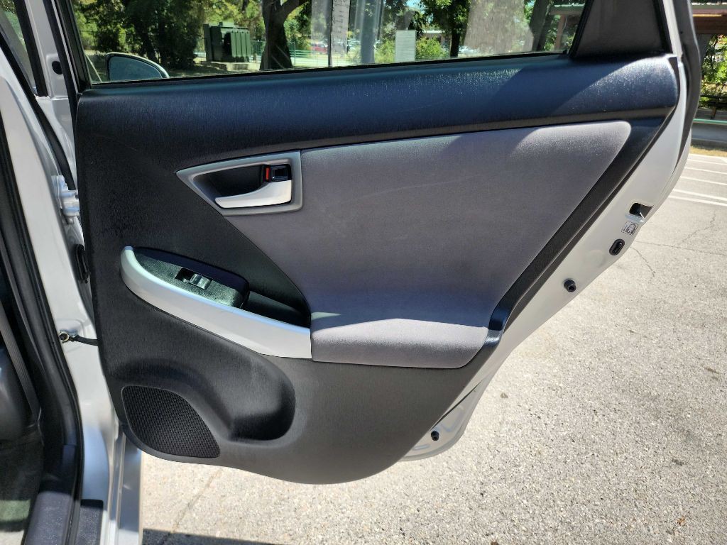 2012 Toyota Prius Image 30