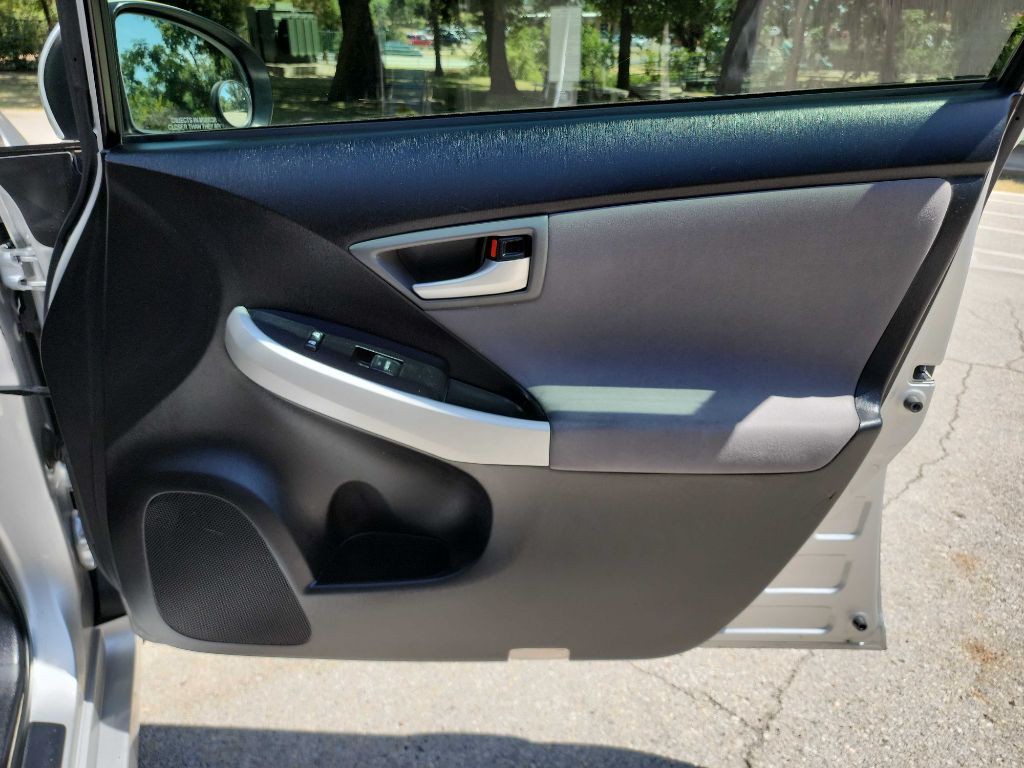 2012 Toyota Prius Image 31