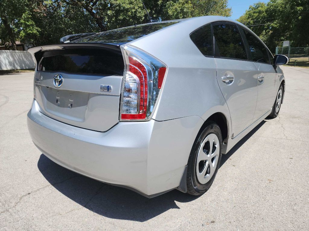 2012 Toyota Prius Image 13