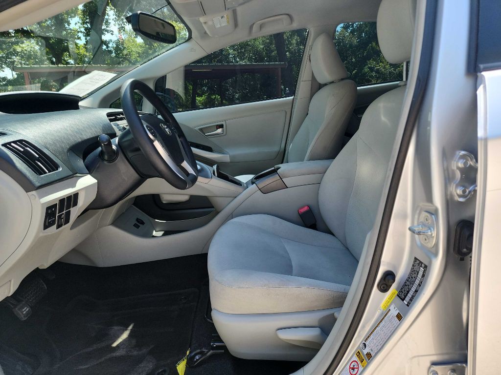 2012 Toyota Prius Image 14
