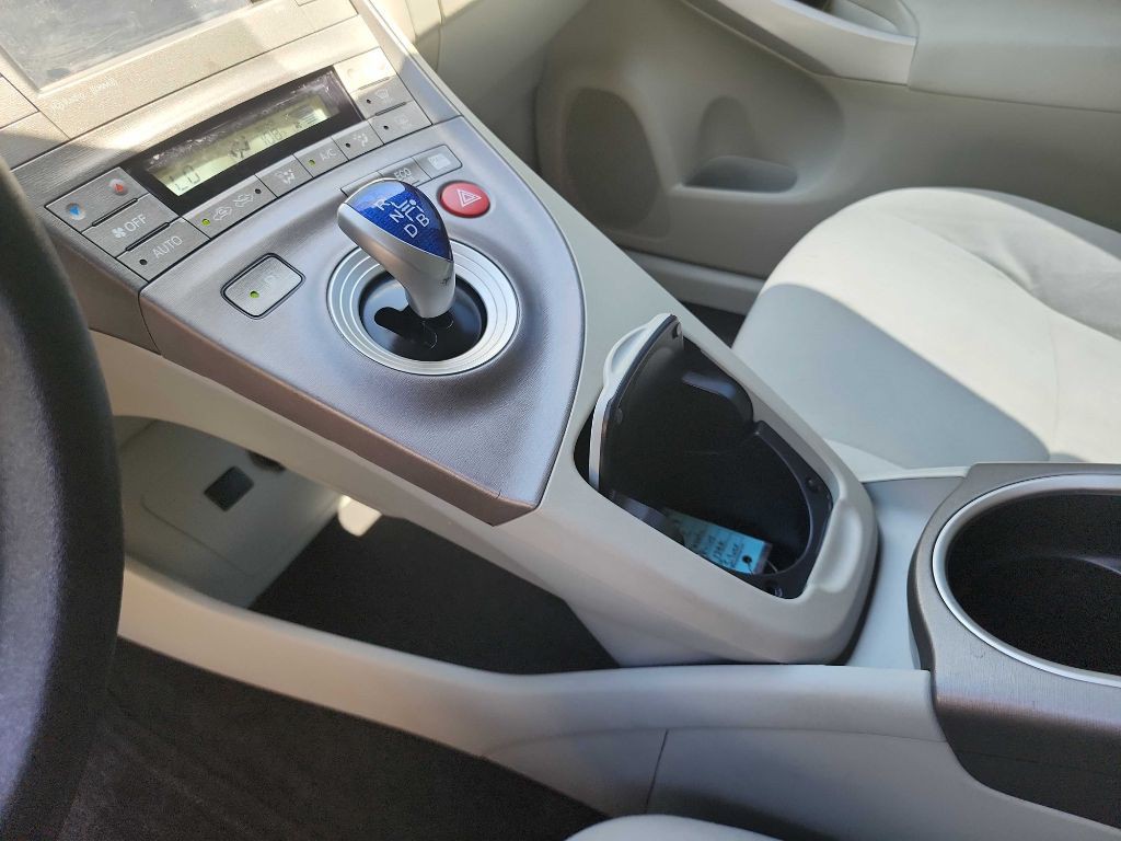 2012 Toyota Prius Image 21