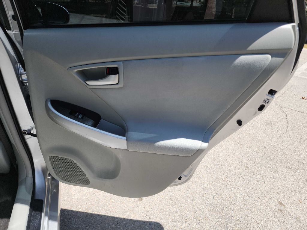 2012 Toyota Prius Image 25