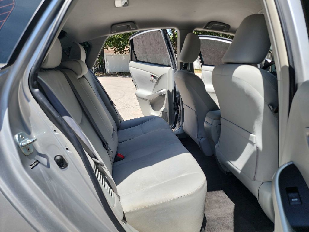 2012 Toyota Prius Image 27