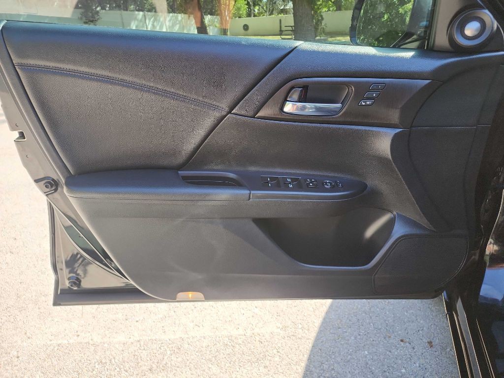 2015 Honda Accord Image 13