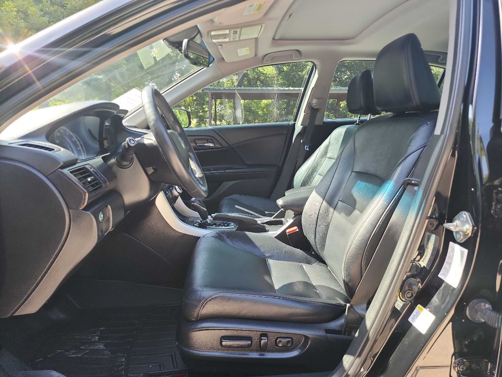 2015 Honda Accord Image 16