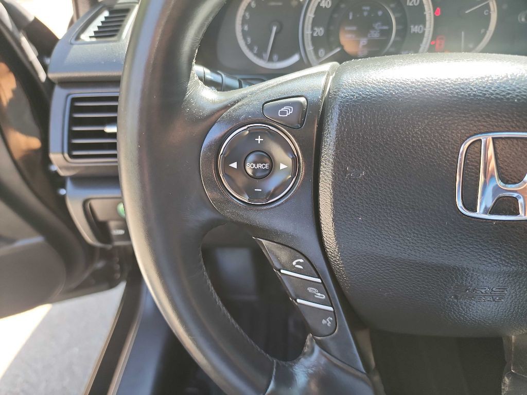 2015 Honda Accord Image 18