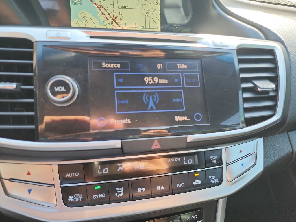 2015 Honda Accord Image 28