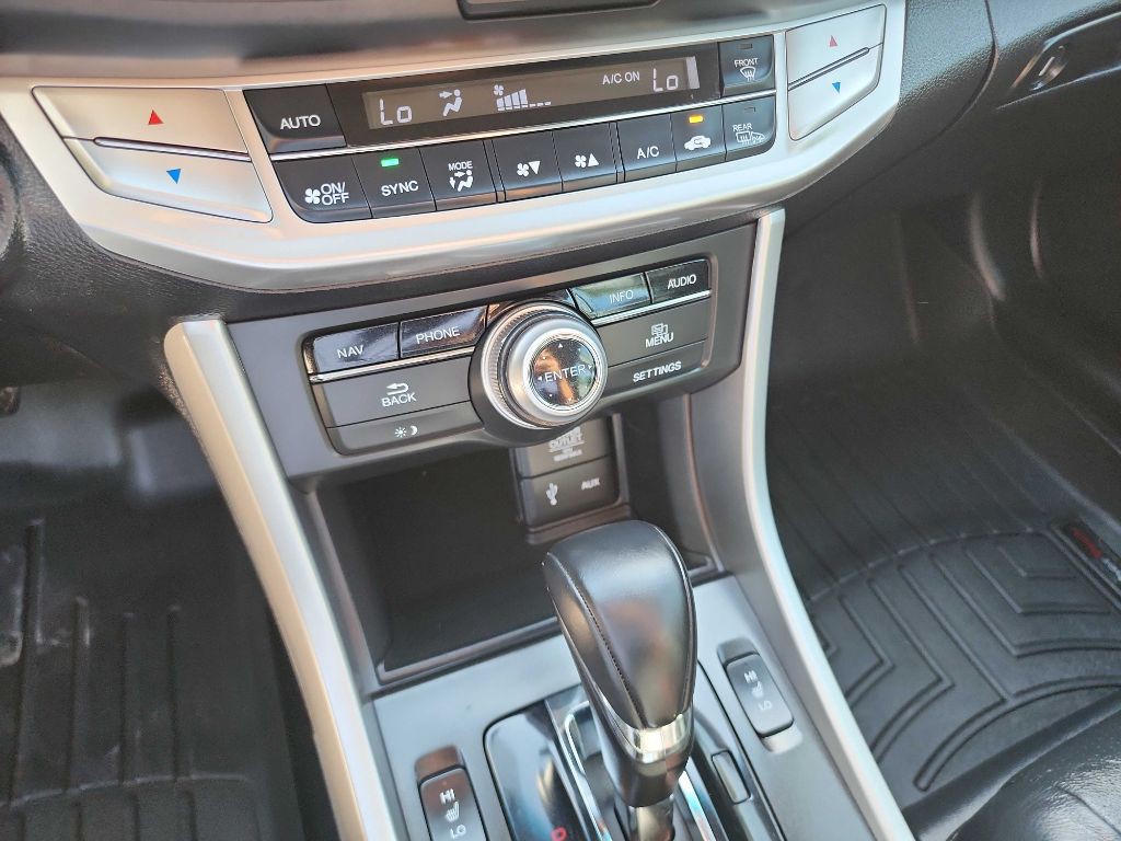 2015 Honda Accord Image 29