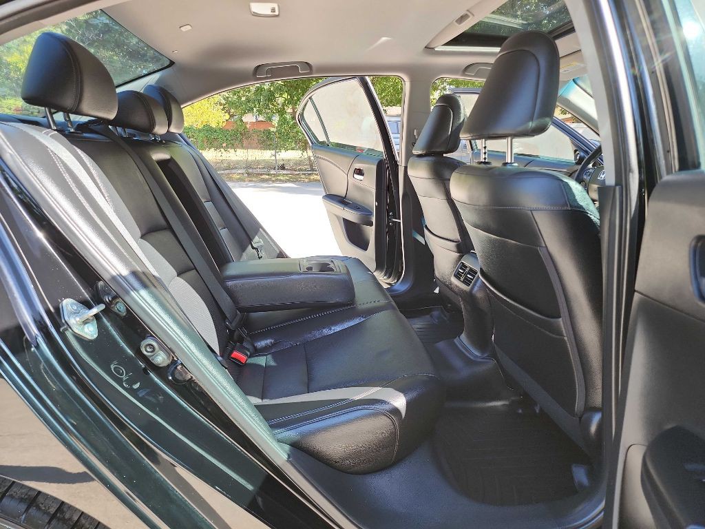 2015 Honda Accord Image 36