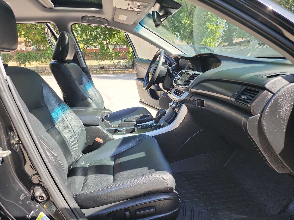 2015 Honda Accord Image 40
