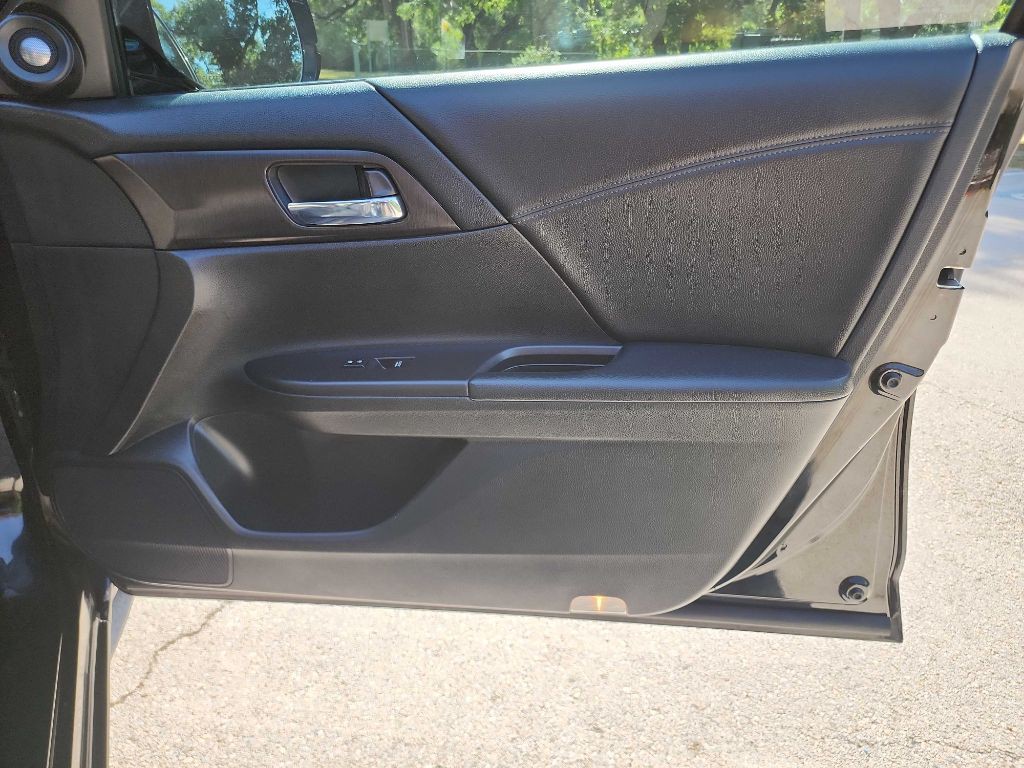 2015 Honda Accord Image 41