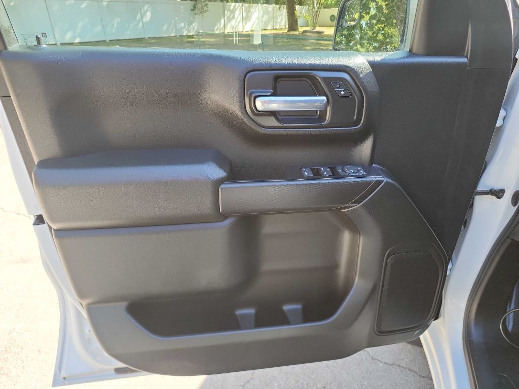 2023 Chevrolet Silverado 1500 Image 11
