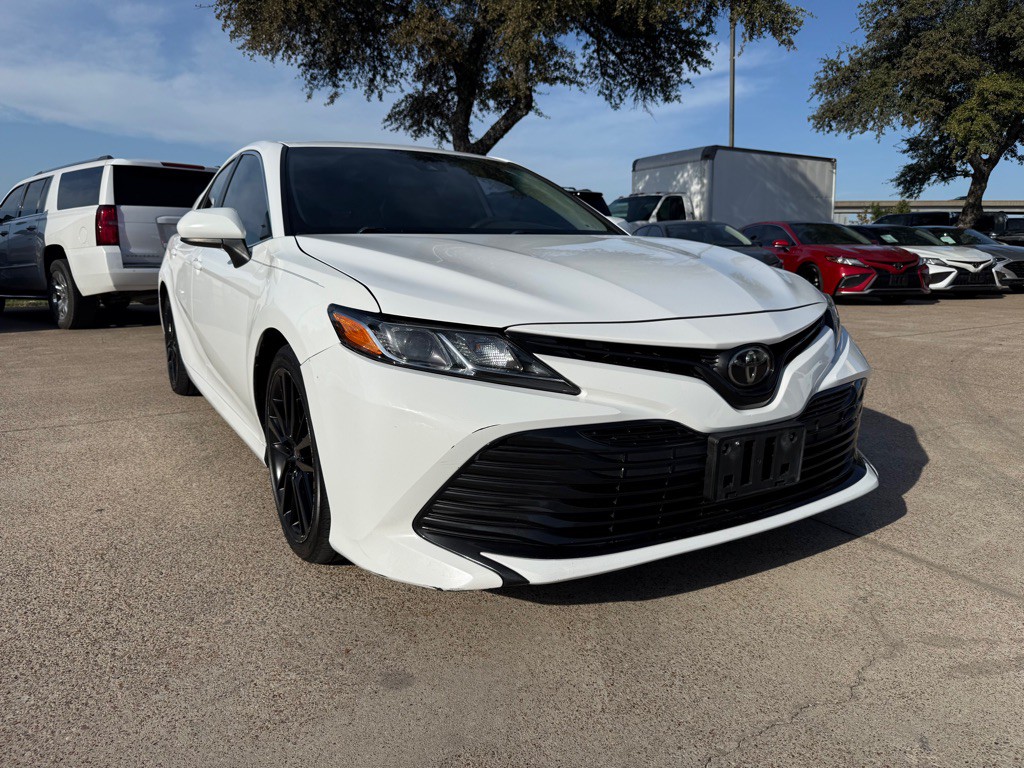 2020 Toyota Camry Image 1