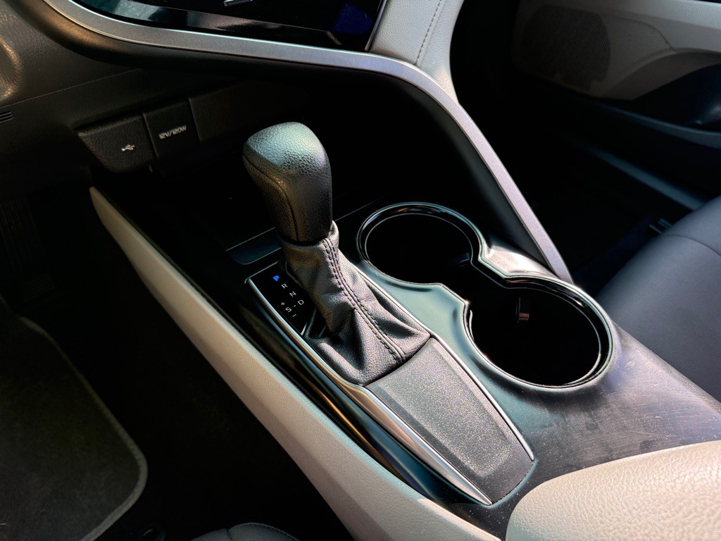 2020 Toyota Camry Image 19