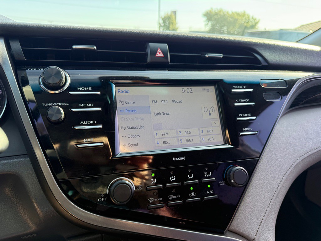 2020 Toyota Camry Image 20