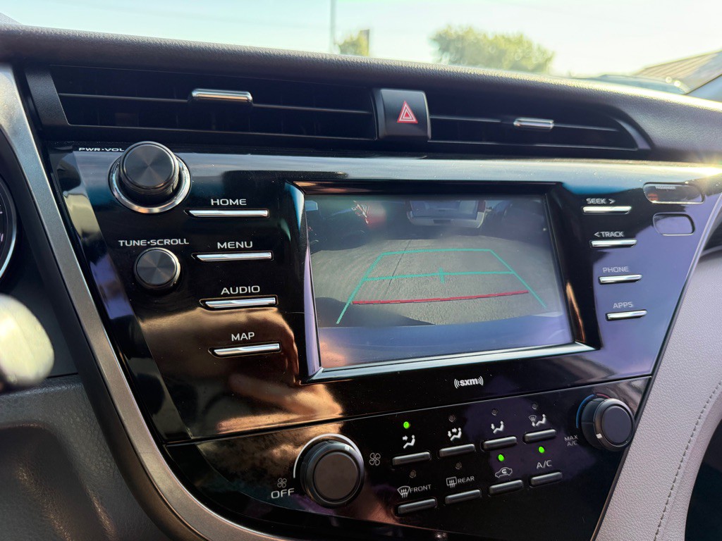 2020 Toyota Camry Image 21