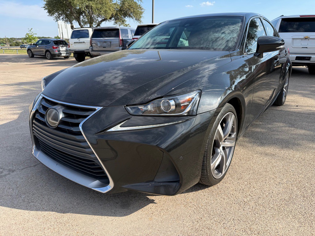 2019 Lexus IS Image 3