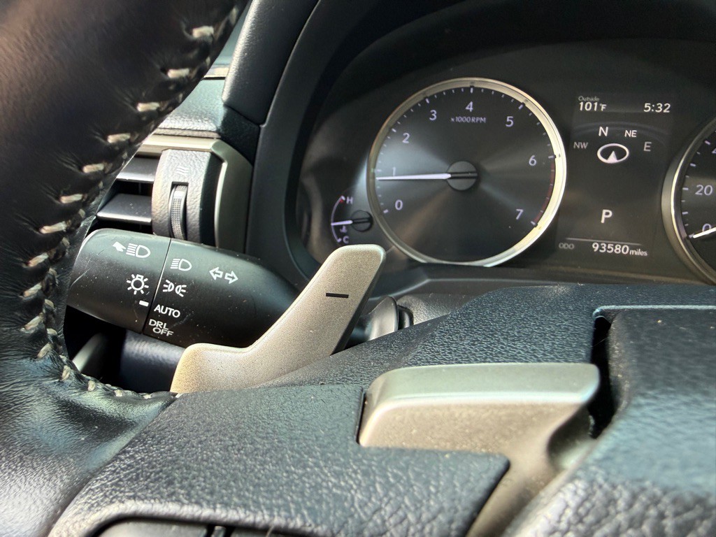 2019 Lexus IS Image 25
