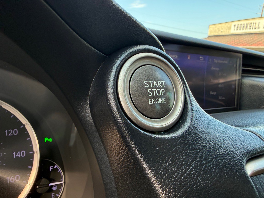 2019 Lexus IS Image 27