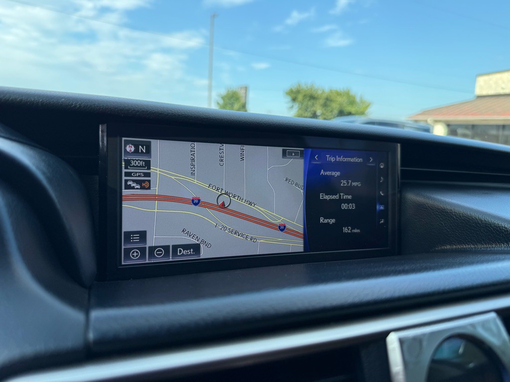 2019 Lexus IS Image 30